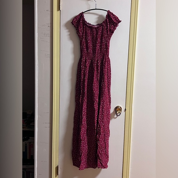 Chic Burgundy Maxi Dress with Polka Dots - Picture 2 of 4